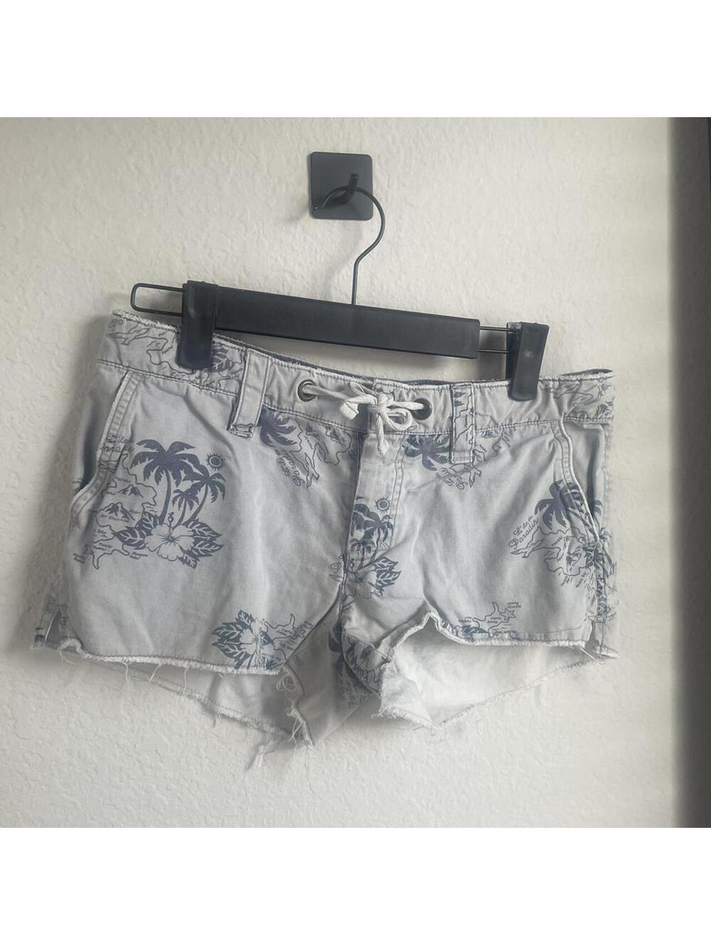 American Eagle Blue and White Vintage Hawaiian Print Super Short Shorts